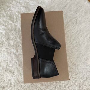 Women’s Clarks Camzin Step Black Leather Ankle Boots 11W